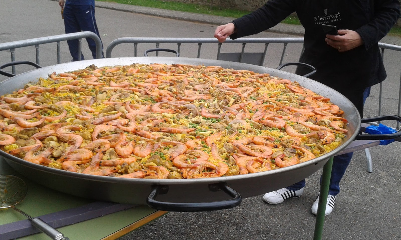 Actualizar 109+ imagen paella de mariscos para 20 personas Abzlocal.mx