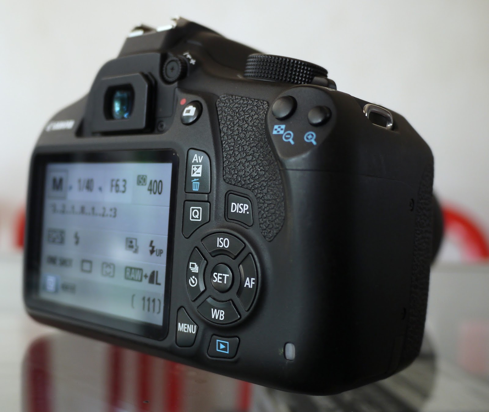 Jual Canon Eos 1200D + Lensa Tele 75-300 III | Jual Beli Laptop Bekas