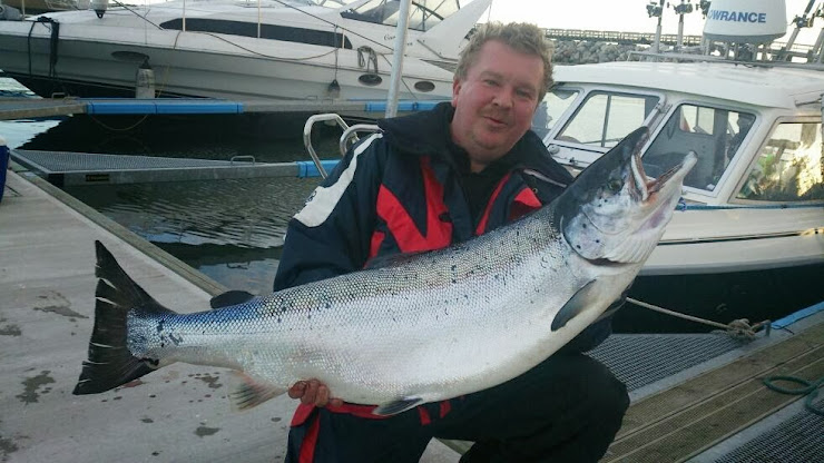 Tomas Andersson Team Tummen. Östersjölax 16,16 kg.