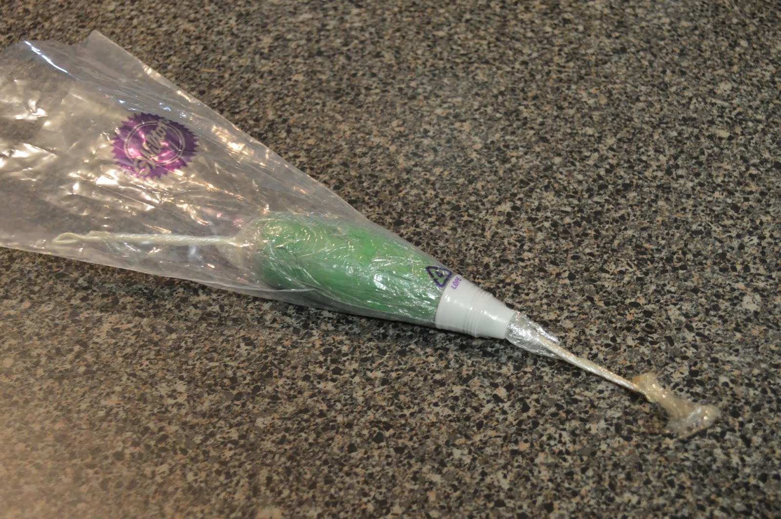 The Hungry Hood Piping Bag Tip!