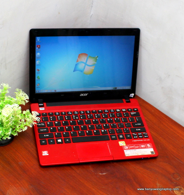 Aspire one 725. Acer one 725.