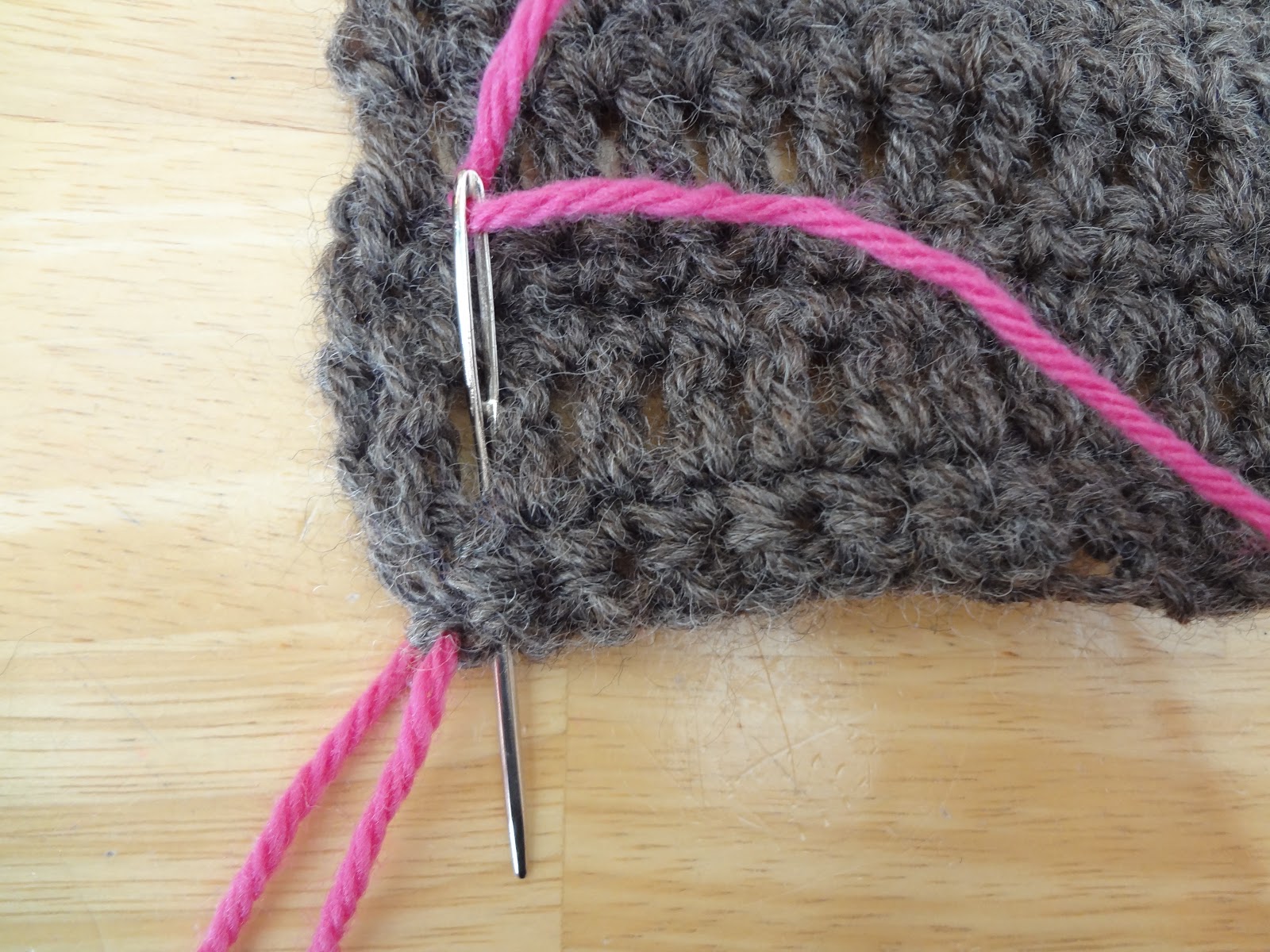 Fiber Flux: How to embroider blanket stitch edging