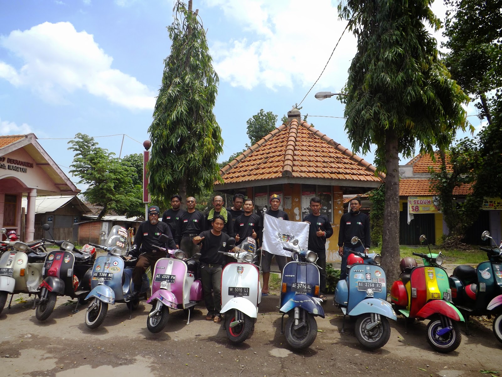 Magetan Scooter Club Tampar DISPENDA/ Sub Dinas Pasar Dengan Baksos Pasar Bersih