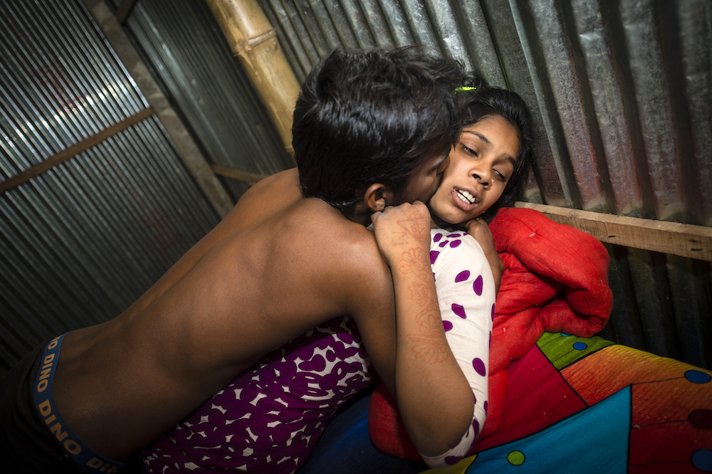 Spine-Tingling Photos Reveal What Life Is Like In A Legal Bangladeshi Brothel