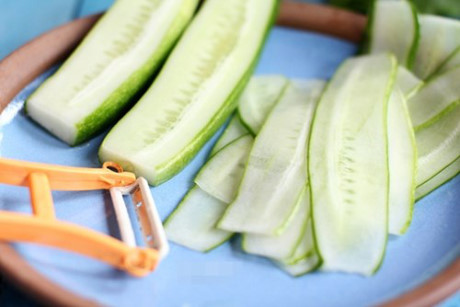 Thit luoc cham mam tom chua khong lo ngan cho bua com ngay he - Anh 5