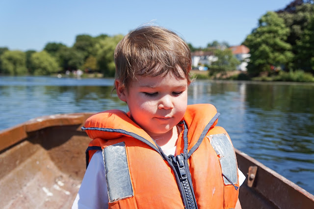 Rowing boat 