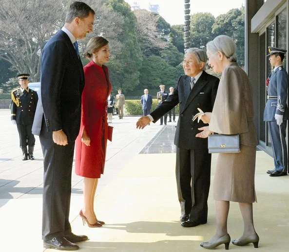 King Felipe and Queen Letizia with Japanese Emperor Akihito, Empress Michiko, Crown Prince Naruhito and Crown Princess Masako at the Imperial Palace in Tokyo