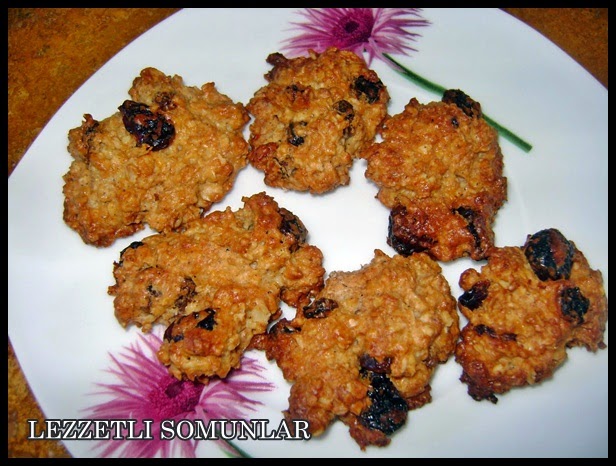 LEZZETLİ SOMUNLAR KURU MEYVELİ YULAFLI KUKİ