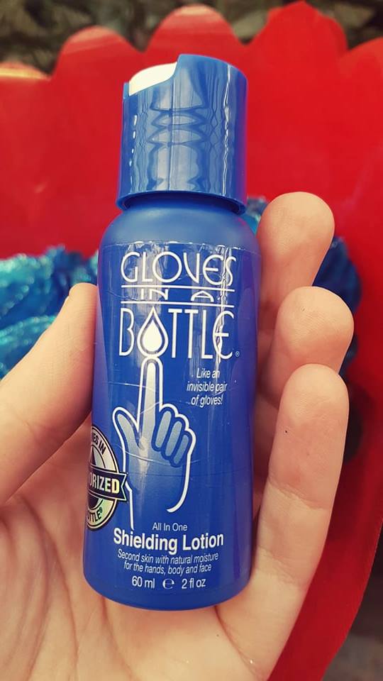 Gloves In A Bottle Testo provo e...non mi annoio!