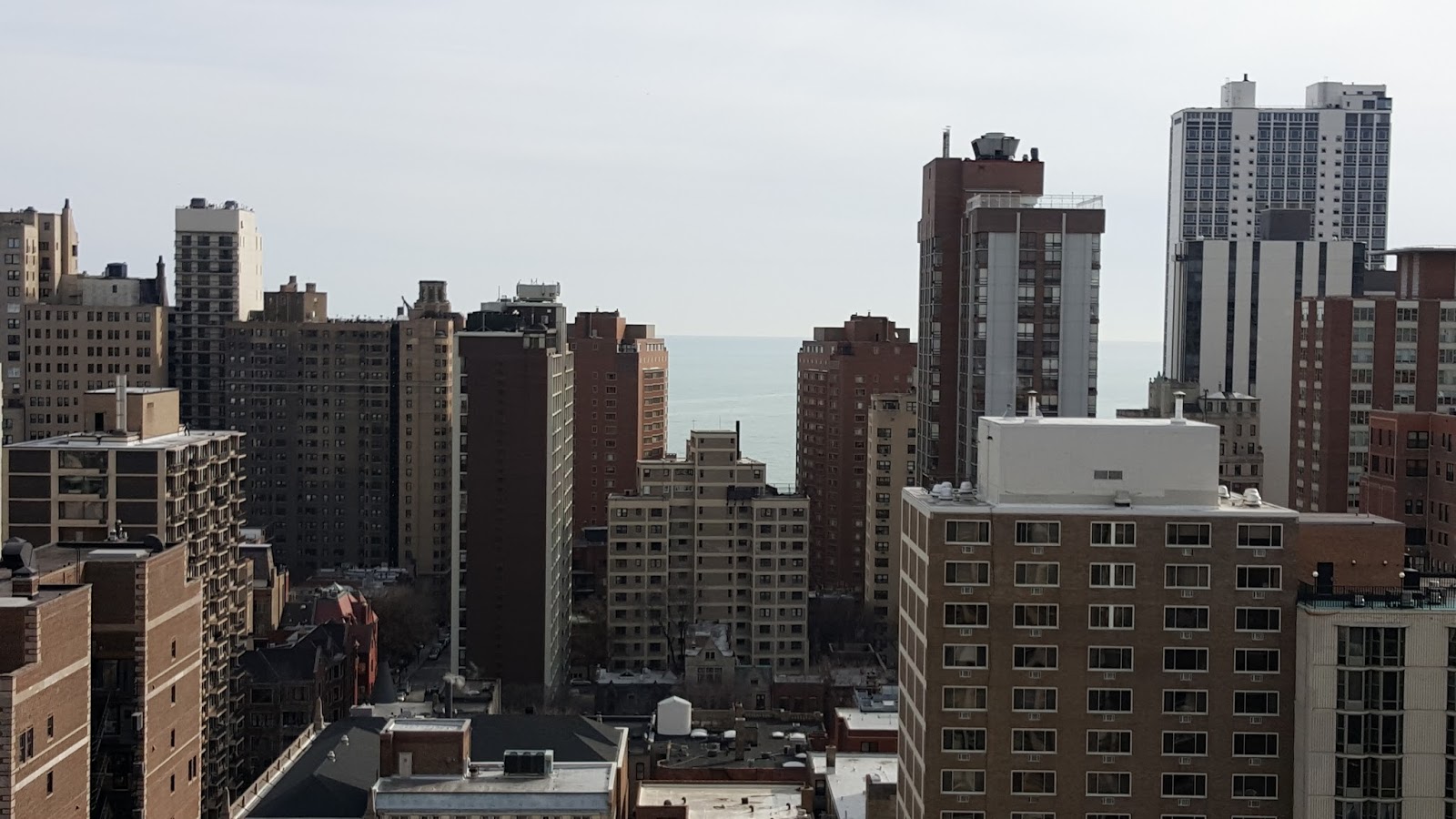 The Chicago Real Estate Local Just sold! Buyer closes classy Old Town