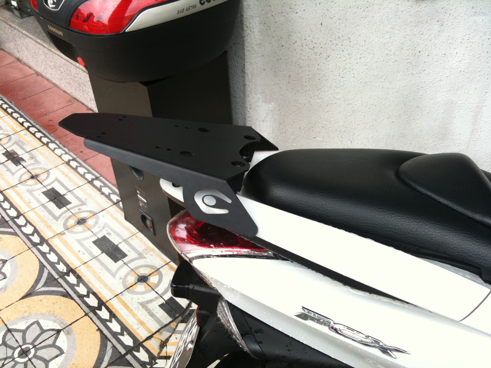 SG Female Rider: PCX with White Coocase V36 Box