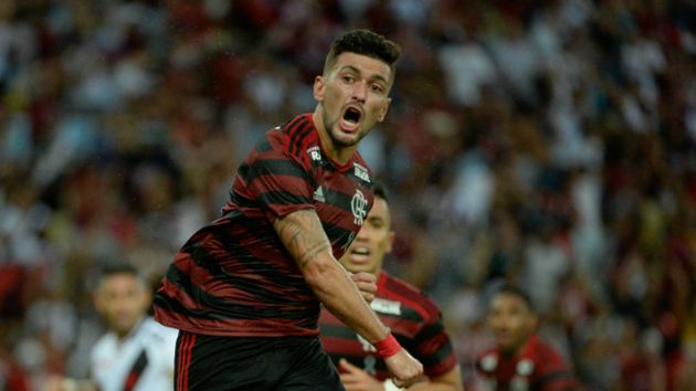 Arrascaeta posta emoji irônico após título do Flamengo sobre o Vasco: "Mais um"