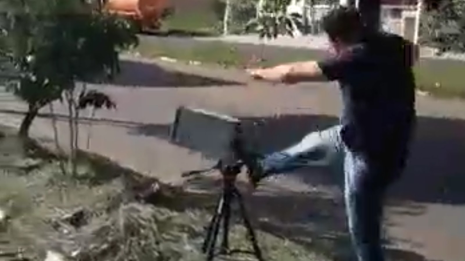 SP: Vice-prefeito de Sumaré faz vídeo quebrando radar móvel 1 vice prefeito20 Reprodu%25C3%25A7%25C3%25A3o