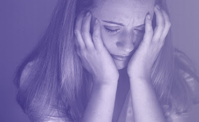 9 sinais de alerta para a Depressão mulher deprimida
