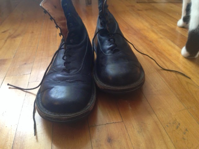 laws of general economy Trippen boots, Size 39