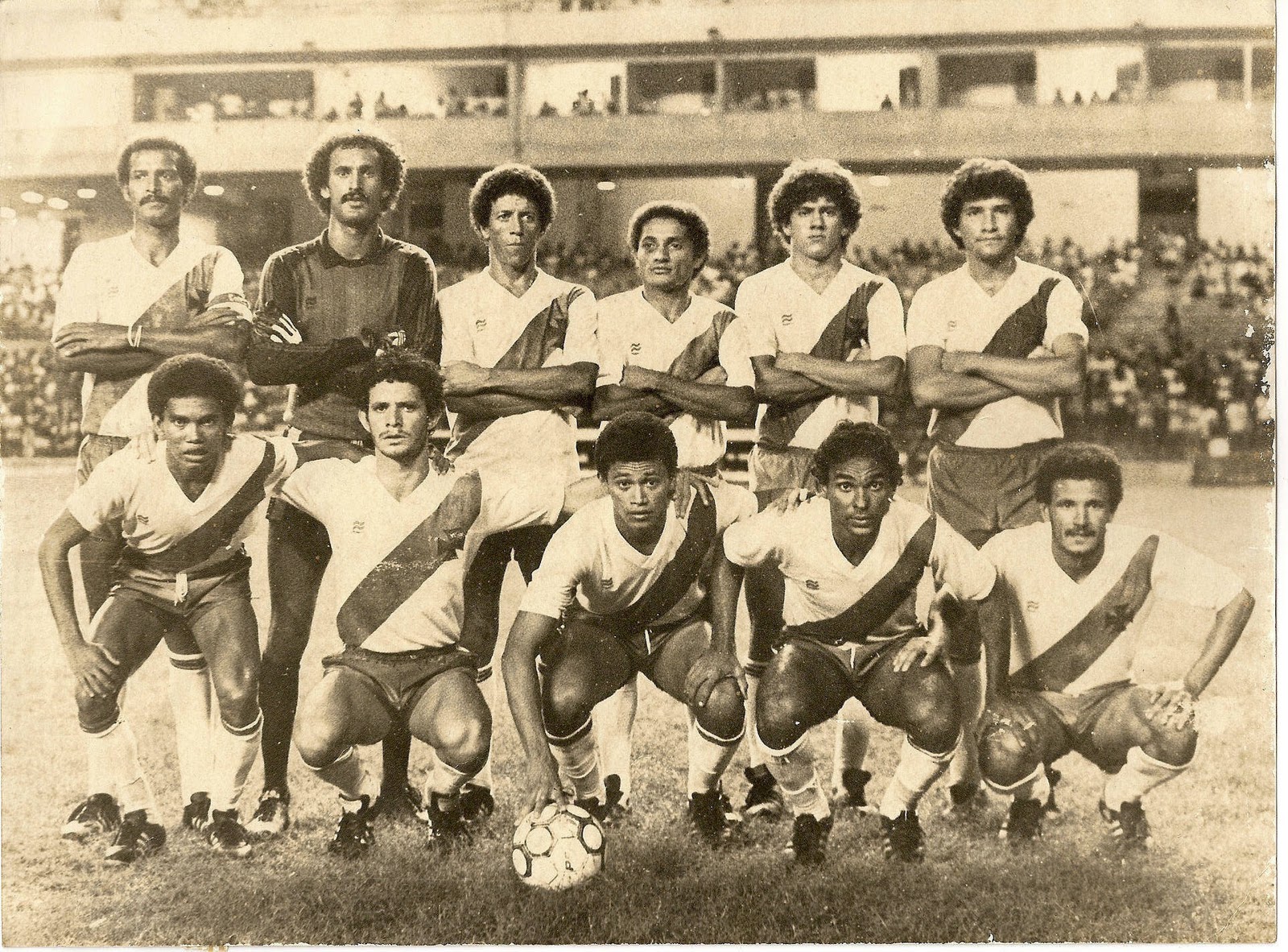 Botões para Sempre Tuna Luso Brasileira Belém (PA) Crakes e