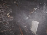 (ФОТО)В результате пожара на площади 88 кв. метров огнём уничтожены надворные постройки и частный жилой дом.
