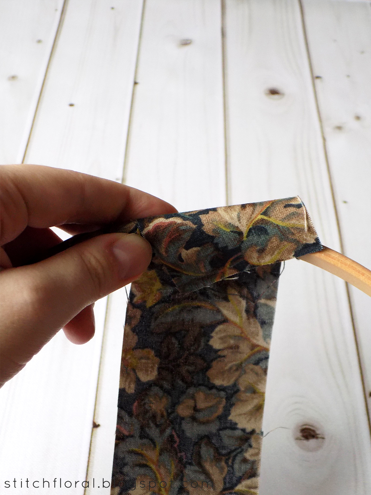 DIY embroidery hoop binding tutorial easy, no glue method Stitch Floral