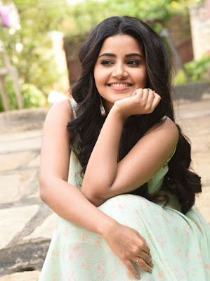 ANUPAMA PARAMESWARI CUTE LOOKING STILLS - IMAGES