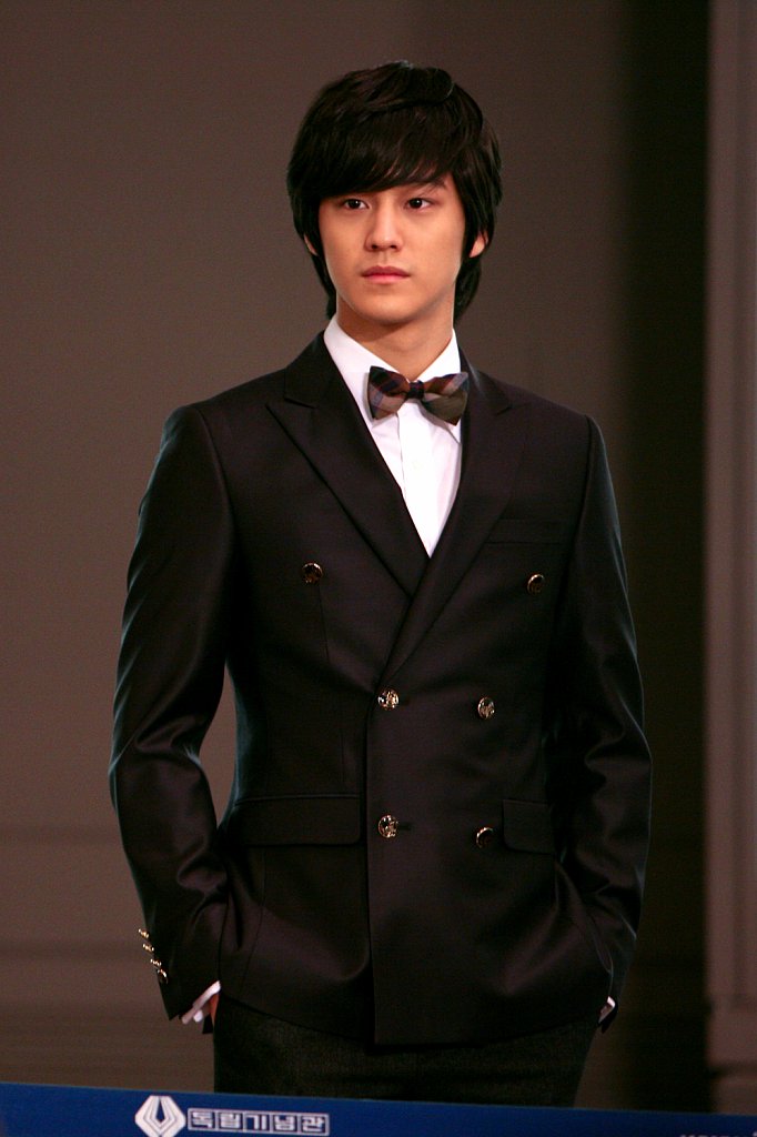 Boys over flowers дорама. цветочки после ягодок корейская версия. Boys overs. цветочки после ягодок корейская версия. цветочки после ягодок дорама обложка.