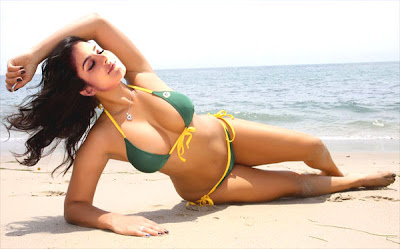 Katrina Kaif In Dhoom-3 Bikini Pics