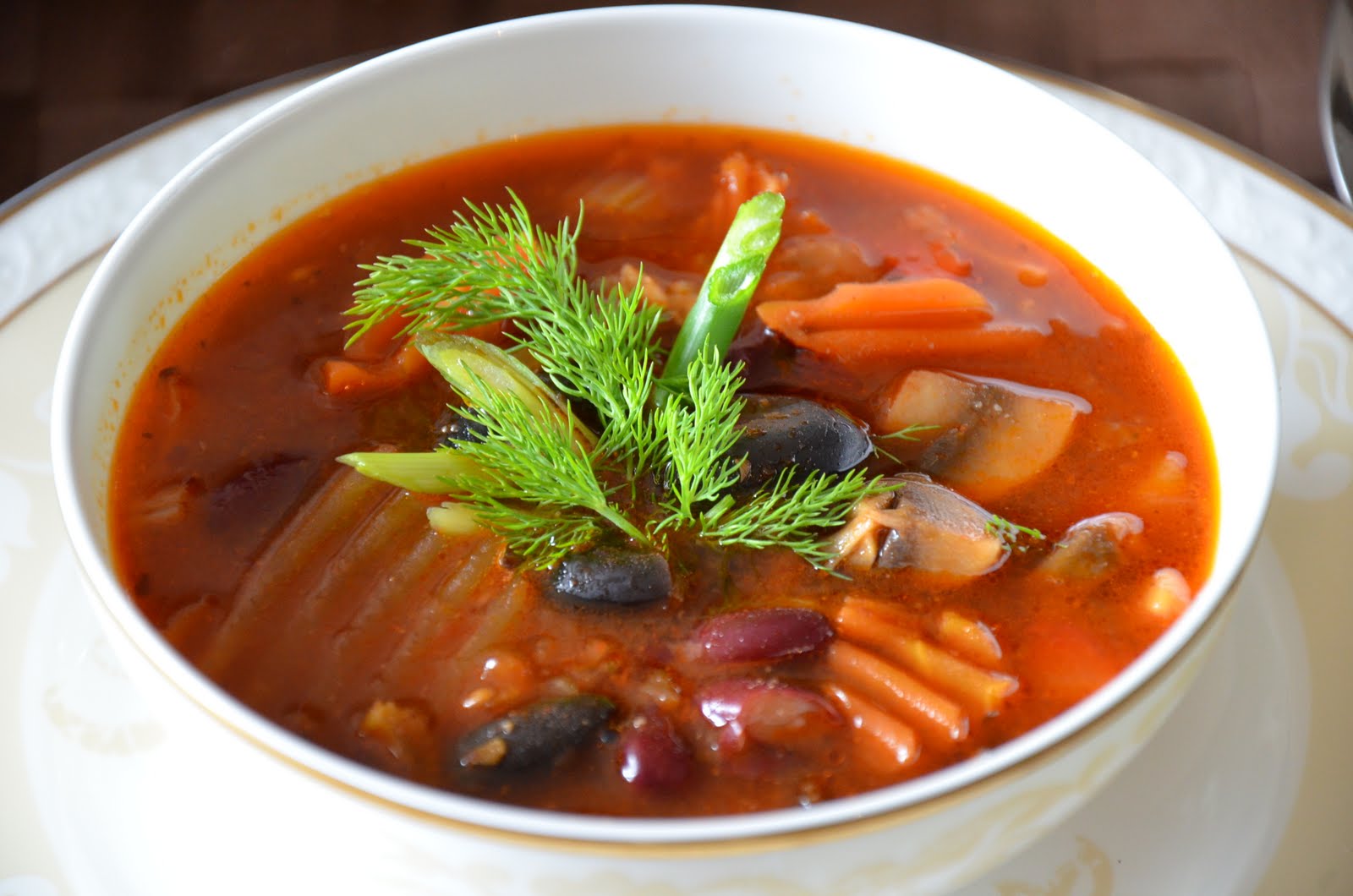 Используйте свежие овощи и ягоды в составе супа