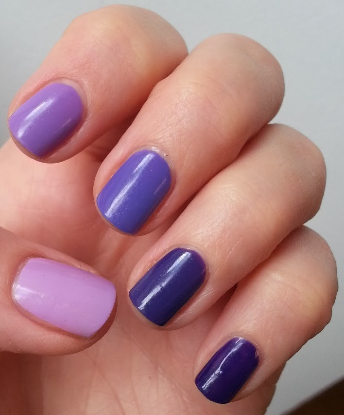 Pie S Eyes Other Sparkly Stories Purple Ombre Nails I Decided Wanted Purple On My Nails But Couldn T Pick Which So This Seemed Like A Nice Compromise And Good Way To Test Out Lots Of Diffe