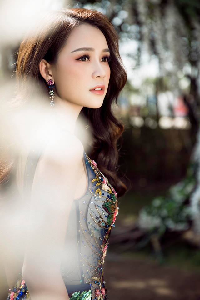 Ảnh Hot Girl Sam Đẹp Quyến Rũ Với Đôi Má Lúm Đồng Tiền Dễ Thương