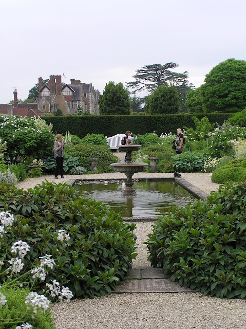 Biały Ogród w Loseley Park