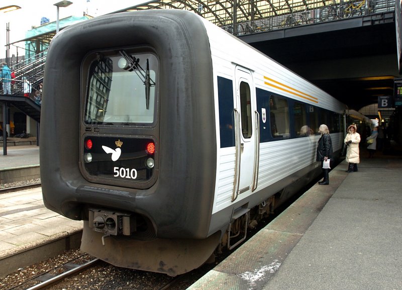 Tog til tiden: Pladsbillet til DSB. Siddeplads i toget. Tip.