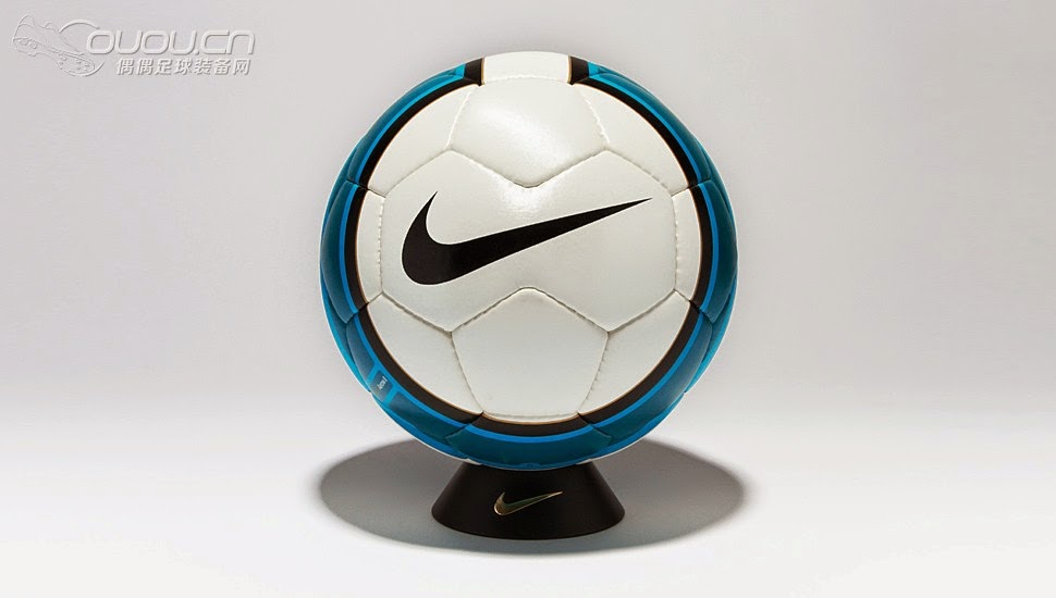 2005 premier league ball