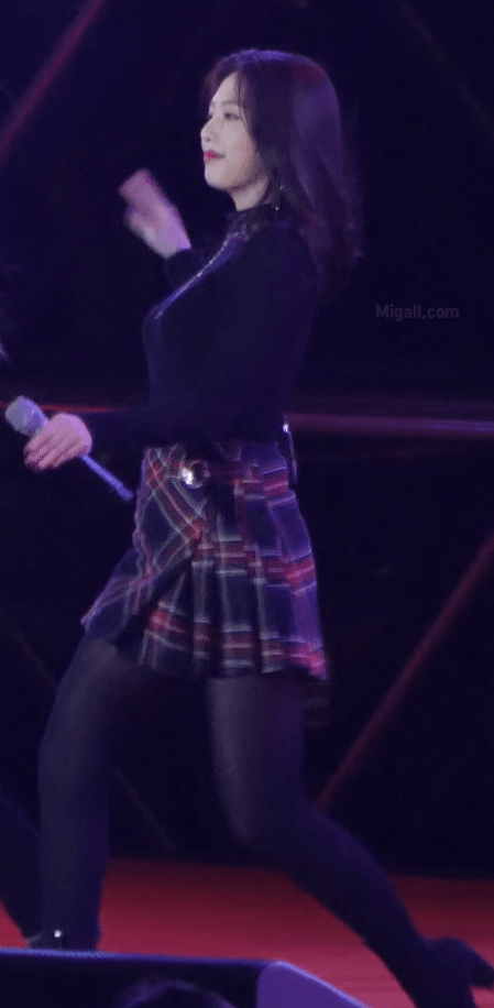 레드벨벳 조이 검스에 시스루 의상