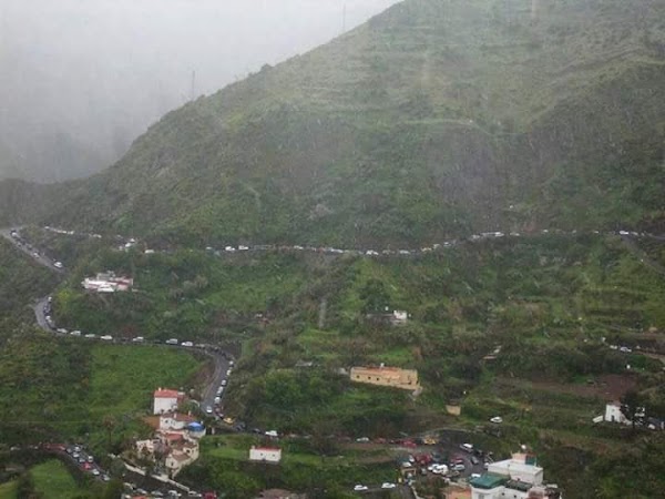 Éxodo para ver la nieve en la cumbre de Gran Canaria Éxodo para ver la nieve en la cumbre de Gran Canaria