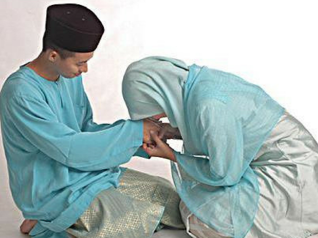 Wahai Istri Sholihah Jangan Terima Tamu Jika Suami Tak di Rumah Wahai Istri Sholihah Jangan Terima Tamu Jika Suami Tak di Rumah