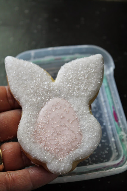 Easter cookies,galletas de conejo, Easter bunny cookie, Vintage cookies,Vintage Easter cookie, cookie decorating blogs, cookie decorating ideas, peep bunny cookie, Easter cookies ideas, cookies how to