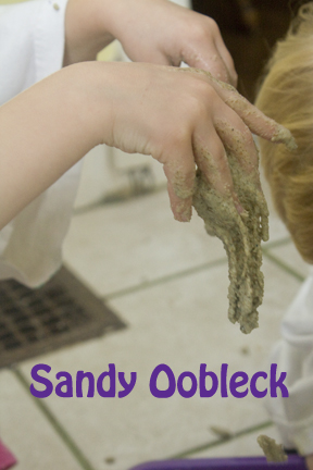 Moon Sand Gone Wrong = Sandy Oobleck