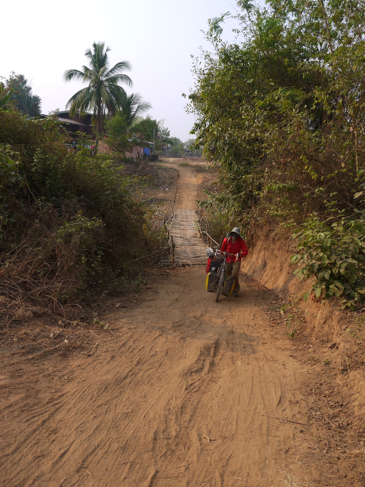 Von Thailand in die Türkei: Am anderen Mekong-Ufer entlang ...