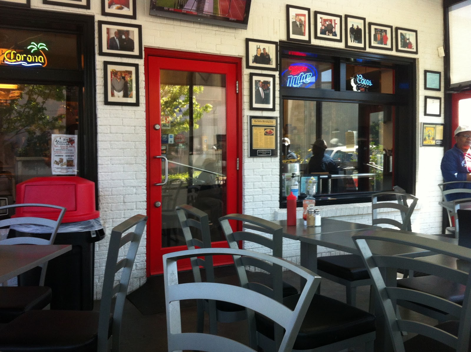 The Barbecue Fiend Off the Bone Barbeque (Dallas, TX)