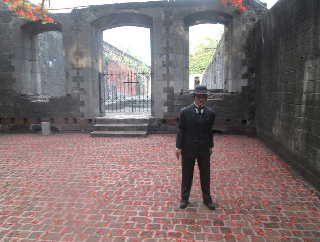 Why did rizal travel to different countries picture