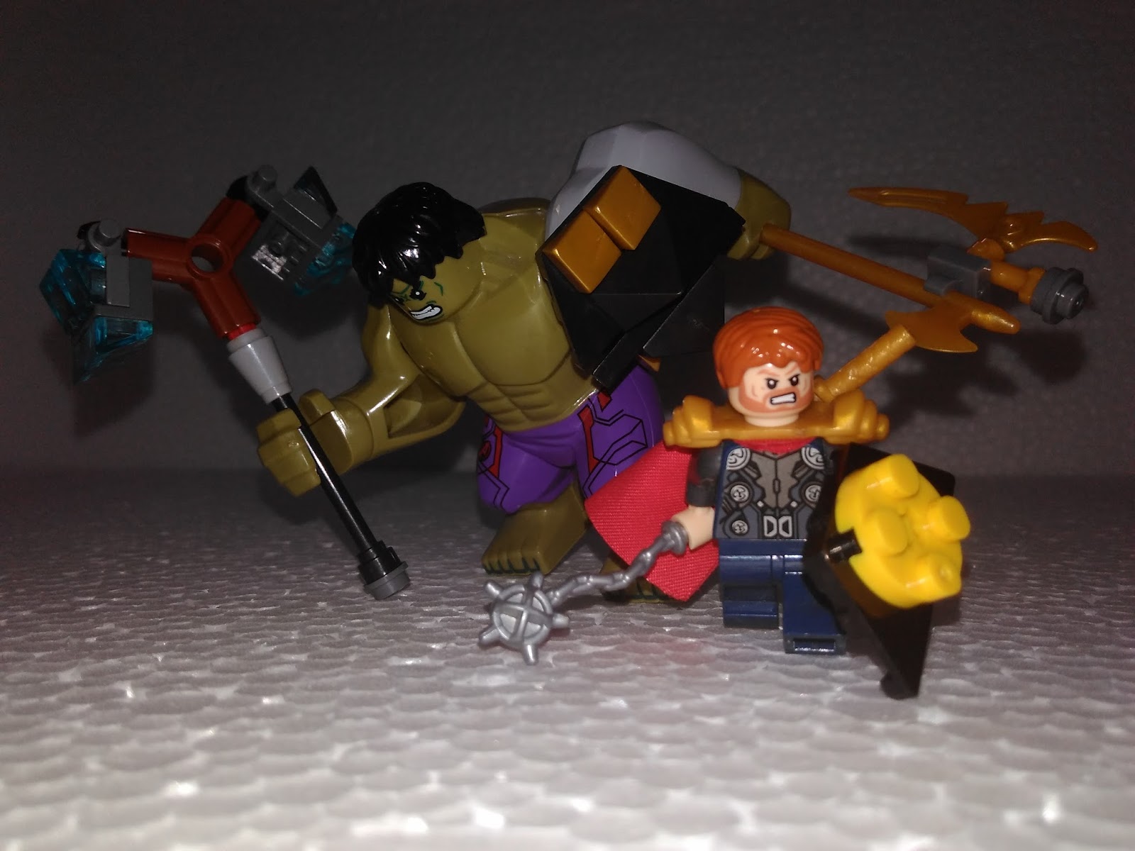 BERTRAND'S ARMORY: Customize Lego Thor: Ragnarok Figures