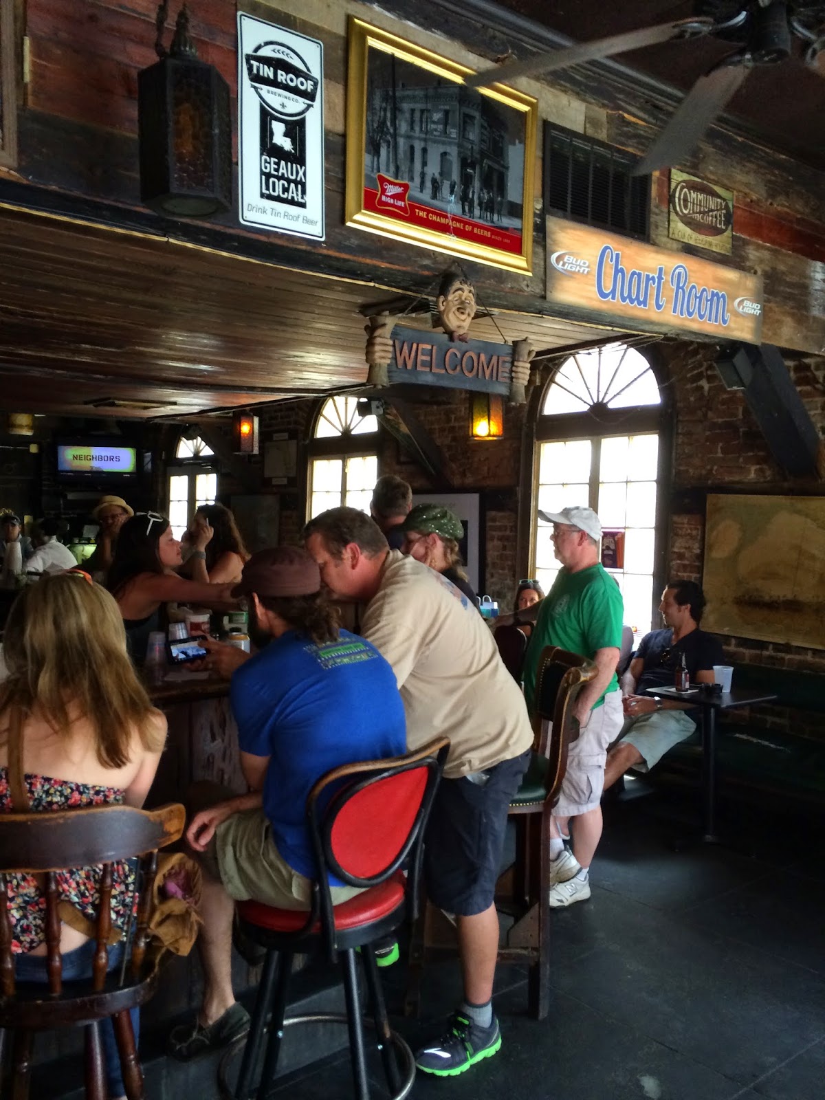 Travels of a Commoner: A commoner reviews the Chart Room, New Orleans