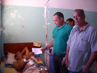 Seccional del CDP en Barahona entrega ayuda económica  comunicador de Cabral