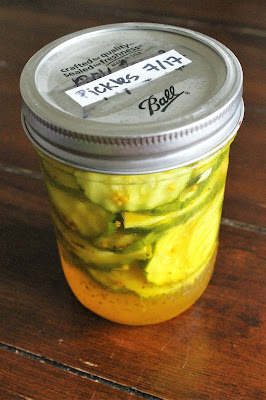 Aunt Mary's Refrigerator Bread & Butter Pickles - the perfect quick, easy and crunchy sliced pickle for any sandwich #FarmersMarketWeek