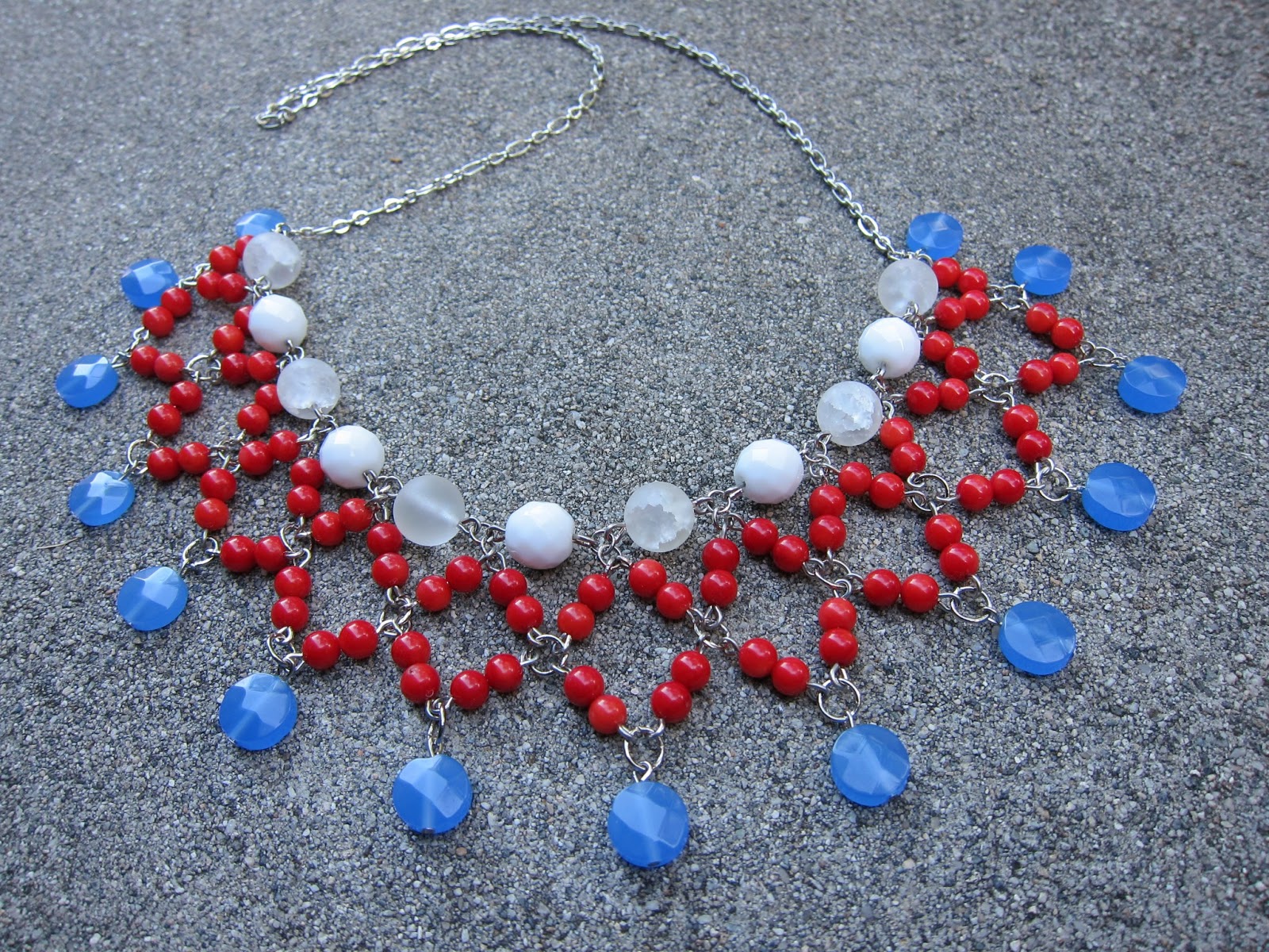 Украшения бусы