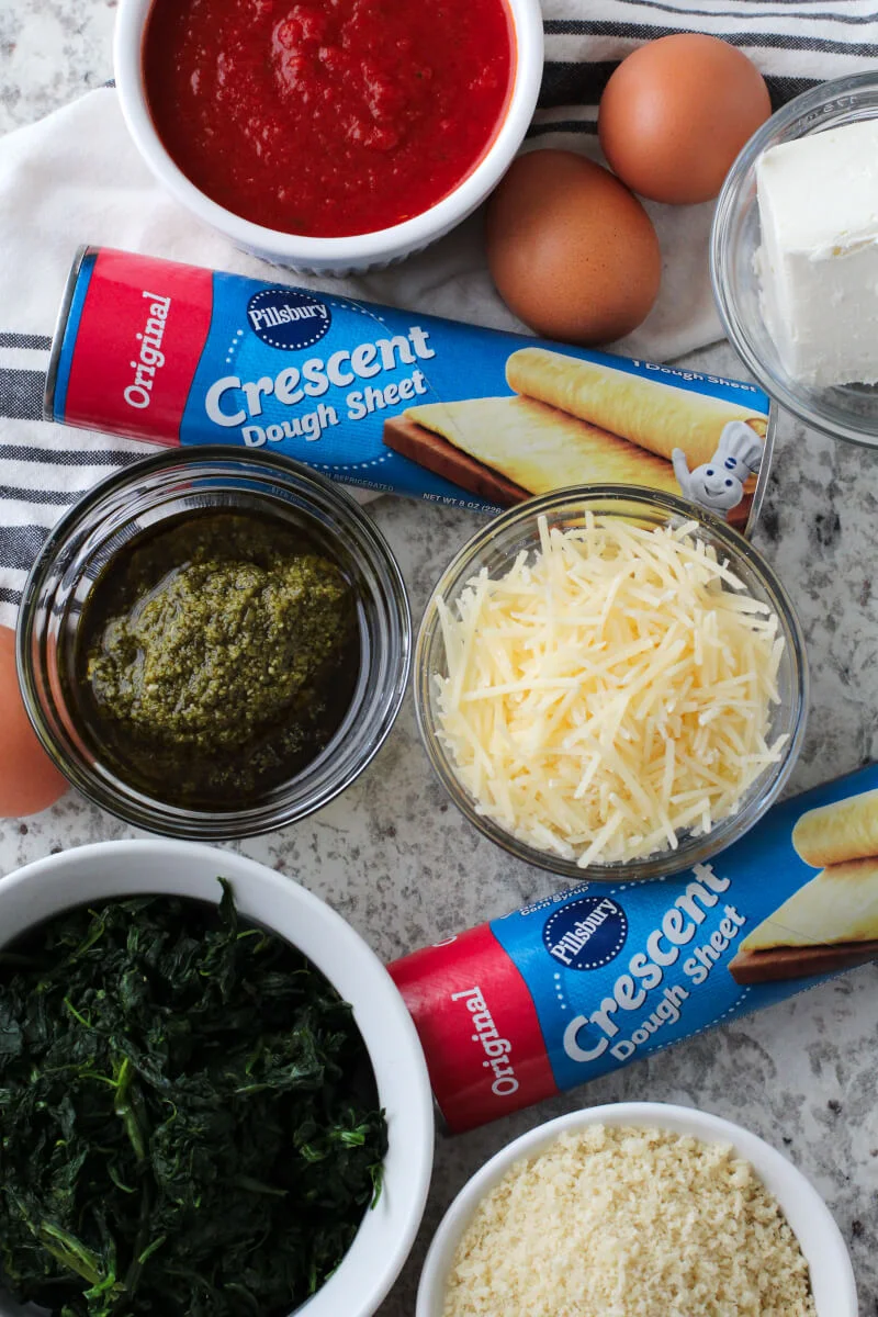 Toasted Spinach Pesto Ravioli, a category winner of the 48th Pillsbury Bake-Off® Contest, is a delicious appetizer recipe perfect for any occasion! #PillsburyBakeOff #MadeAtHome #appetizer #partyfood @Pillsbury #ad