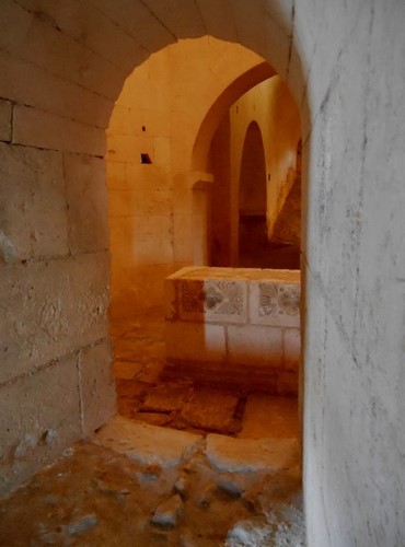 8 La Crypte - abbaye de Montmajour