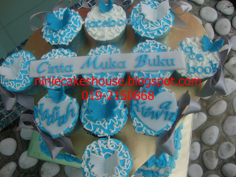 ninie cakes house: Wedding Cake - Cinta Muka Buku