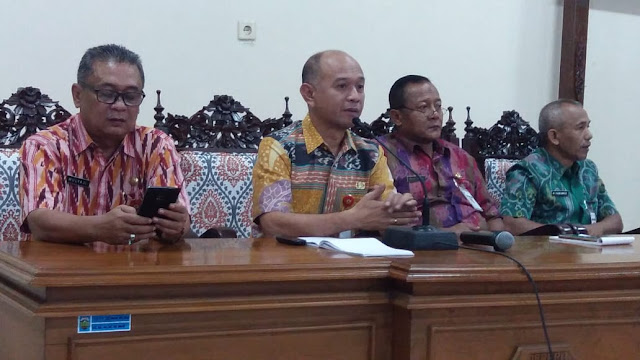 Ini Respon Wakil Bupati Jepara Usai Sang Bupati Ditahan KPK 1 WhatsApp%2BImage%2B2019 05 14%2Bat%2B13.01.32