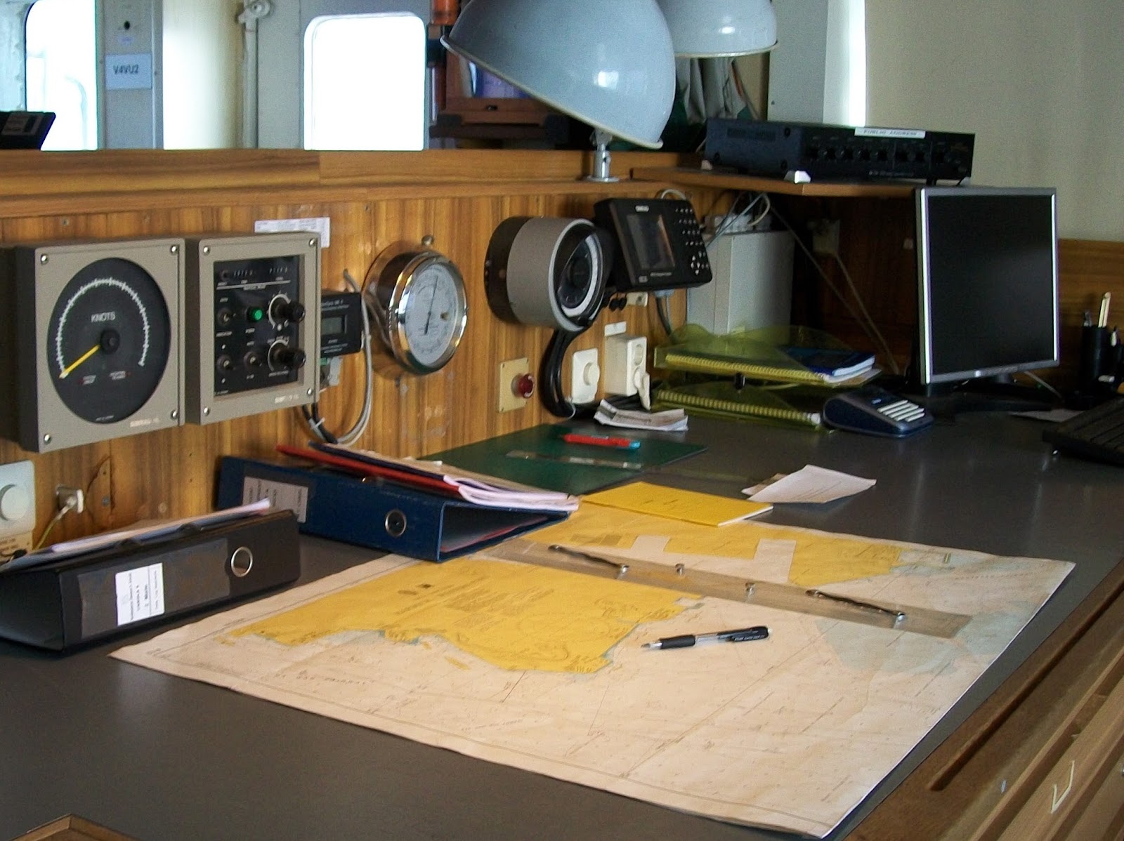 Whiticar Boat Works Advantages of Manual Marine Navigation Tools