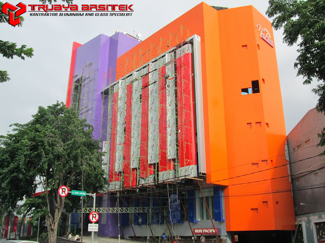 BORONG ALUMINIUM COMPOSITE PANEL, PROYEK NUR PASIFIC, SURABAYA